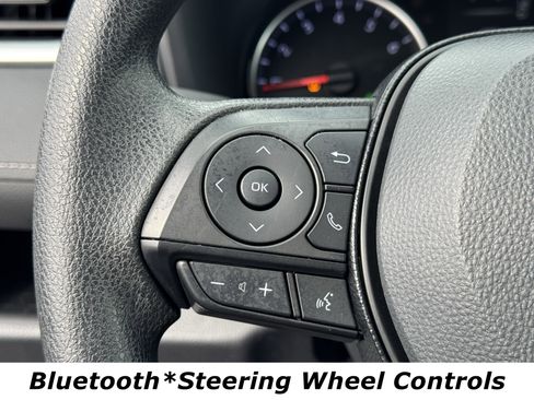 Used 2021 Toyota RAV4 LE image 7