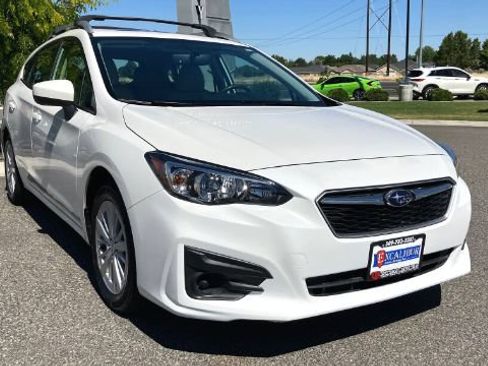Used 2018 Subaru Impreza 2.0i Premium w/ Popular Package #2 AWD/4WD image 4