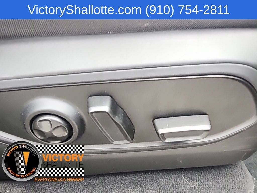 Used 2025 Jeep Grand Cherokee Limited w/ Luxury Tech Group II AWD/4WD image 36