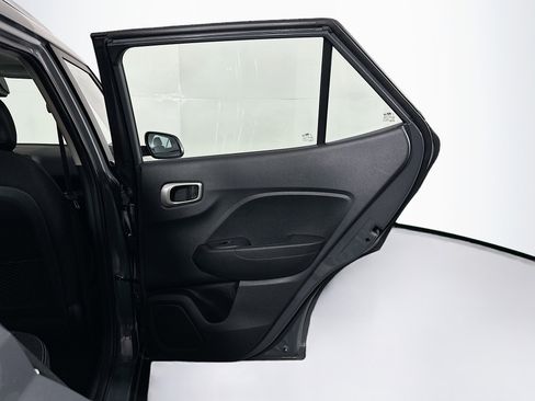 Used 2025 Hyundai Venue SEL FWD image 29