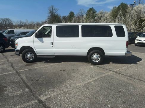 Used 2013 Ford E-350 and Econoline 350 XLT image 2