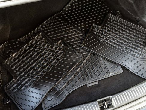 Used 2018 Mercedes-Benz C 300 4MATIC Sedan image 36