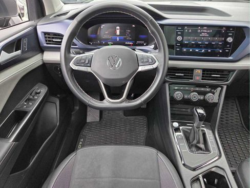 Used 2024 Volkswagen Taos SE w/ Panoramic Sunroof Package image 16