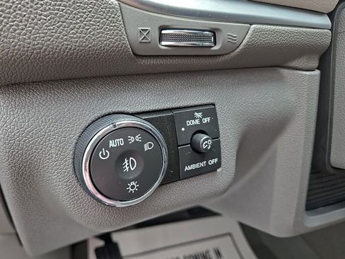 Used 2016 Chevrolet Traverse LTZ AWD/4WD image 27