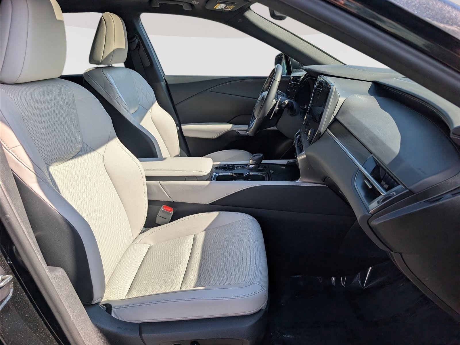 Used 2025 Lexus RX 350h w/ Accessory Package AWD/4WD image 11
