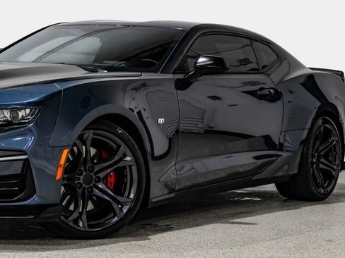 Used 2019 Chevrolet Camaro SS RWD image 13