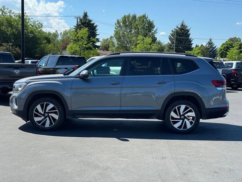 Used 2024 Volkswagen Atlas SE AWD/4WD image 4