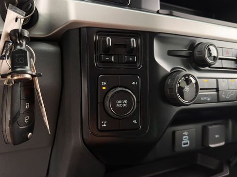 New 2026 Ford F250 XLT w/ FX4 Off-Road Package image 34