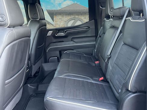 Used 2024 GMC Sierra 1500 AT4X image 15