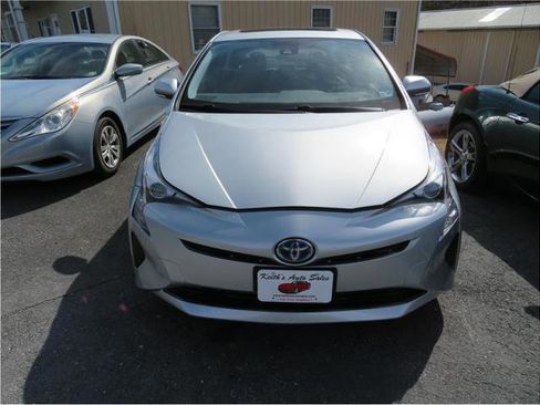 Used 2017 Toyota Prius Three Touring image 13