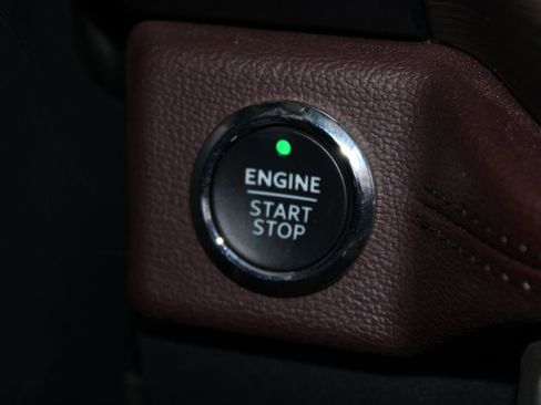 Used 2024 Ford Expedition Limited image 46