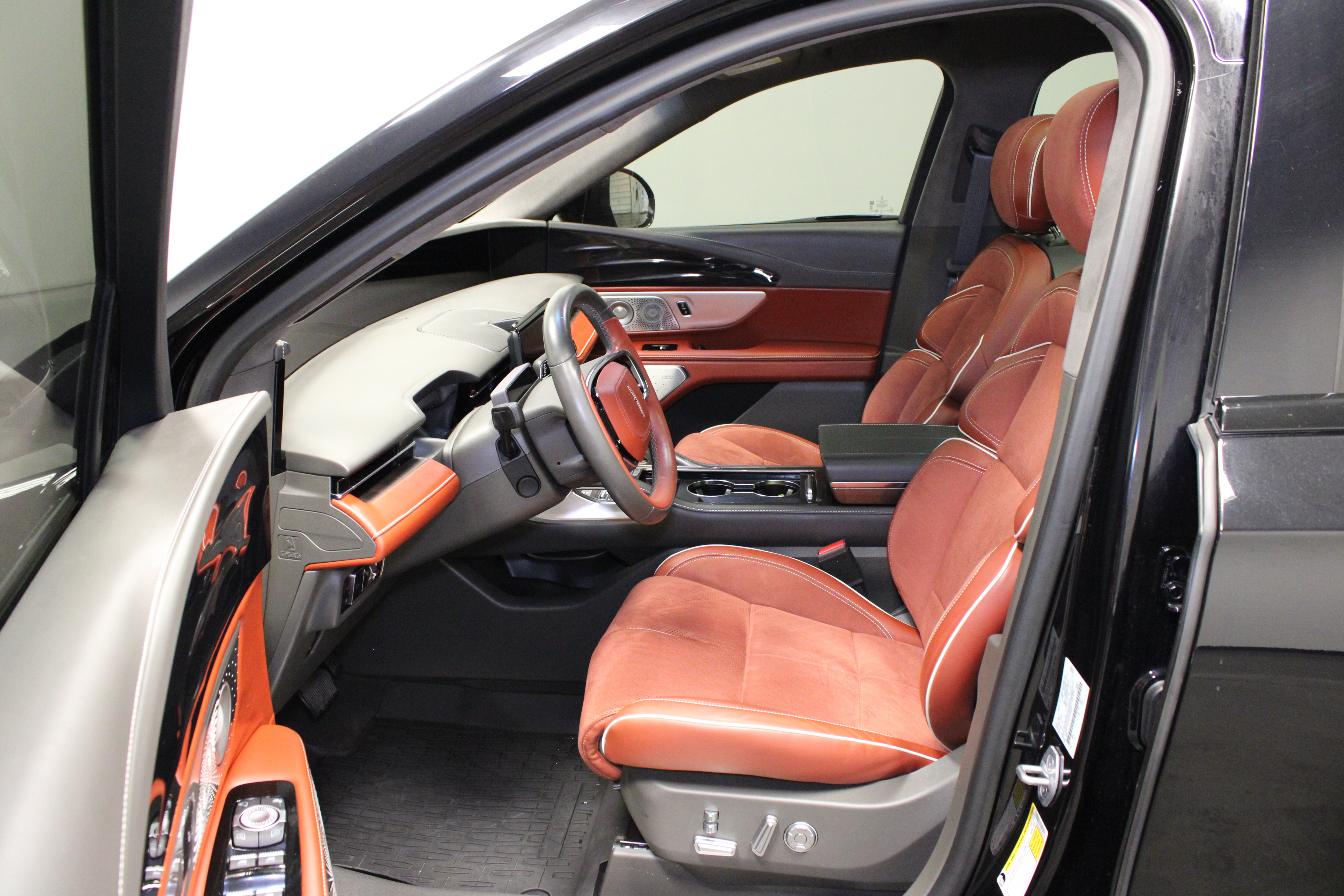 Used 2024 Lincoln Nautilus Black Label AWD/4WD image 13