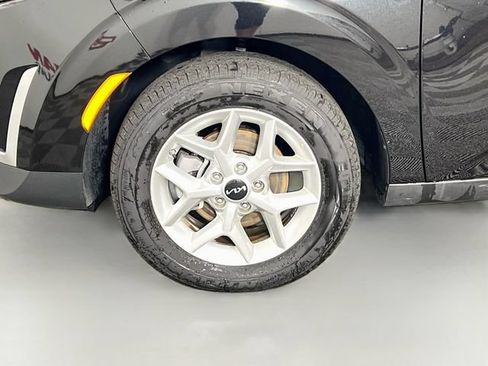 Used 2025 Kia Soul LX w/ LX Technology Package FWD image 24