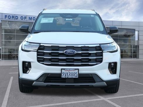 Used 2025 Ford Explorer Active w/ Active Comfort Package image 9