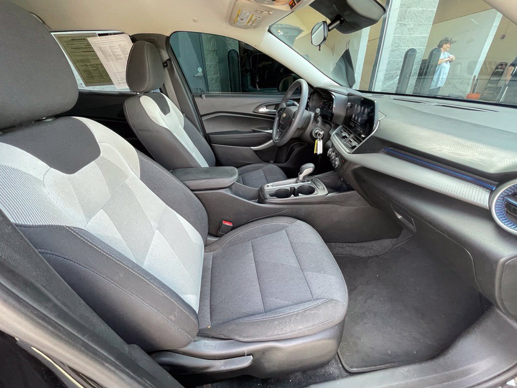Used 2024 Chevrolet Trax LS FWD image 28