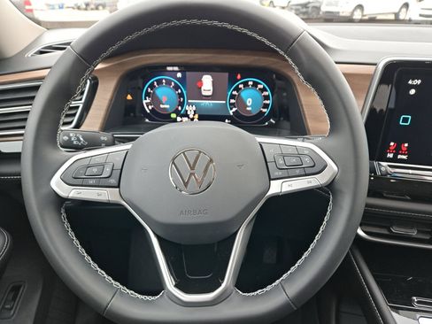 New 2026 Volkswagen Atlas SE FWD image 10