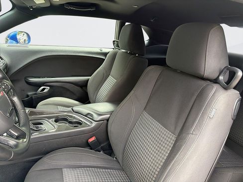 Used 2019 Dodge Challenger SXT w/ Driver Convenience Group RWD image 20