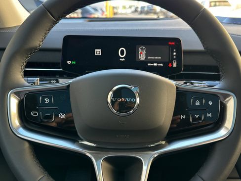 New 2025 Volvo EX90 Ultra image 27