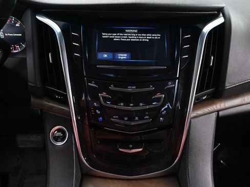 Used 2018 Cadillac Escalade Premium Luxury AWD/4WD image 30