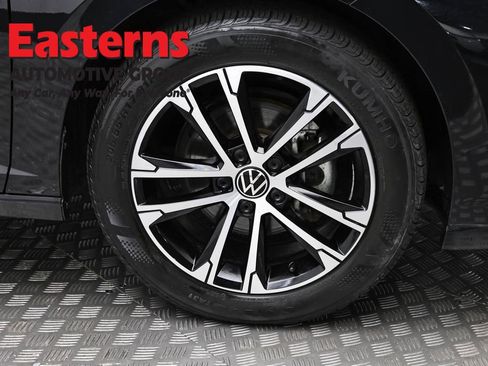 Used 2025 Volkswagen Jetta Sport FWD image 30