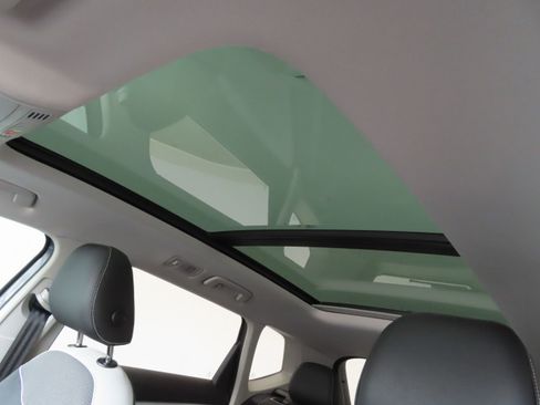 New 2025 Volkswagen Taos SE image 21