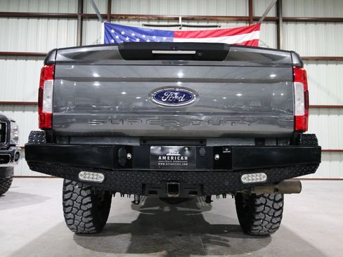 Used 2017 Ford F250 Lariat w/ Lariat Ultimate Package AWD/4WD image 9