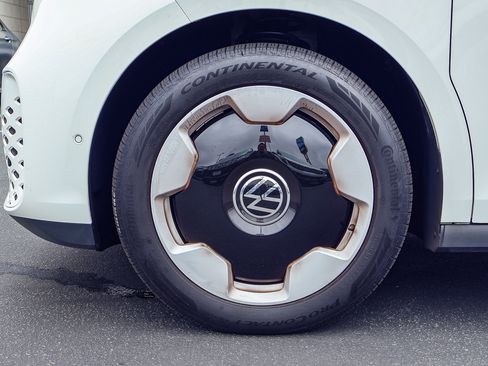Used 2025 Volkswagen ID. Buzz Pro S RWD image 18