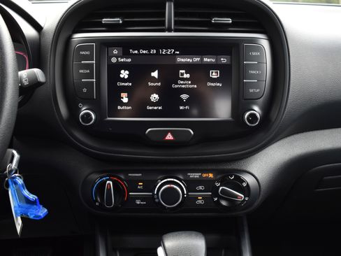 Used 2024 Kia Soul LX w/ Option Group 015 image 18