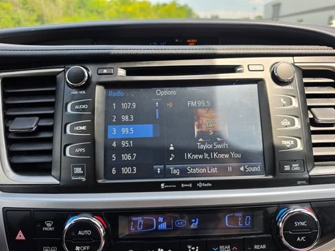 Used 2018 Toyota Highlander Limited AWD/4WD image 43