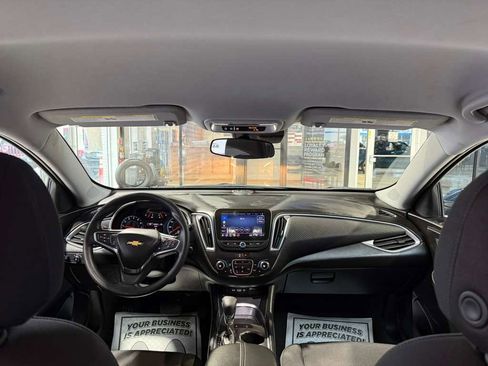 Used 2025 Chevrolet Malibu LT image 22