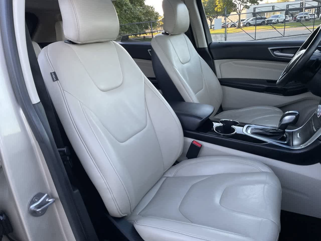 Used 2017 Ford Edge Titanium w/ Technology Package AWD/4WD image 14