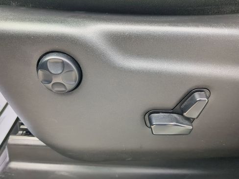 Used 2019 Jeep Grand Cherokee Laredo w/ Laredo X Package image 29