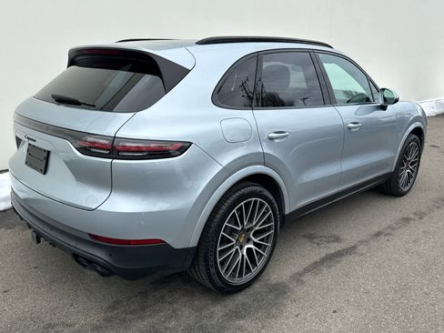 Used 2021 Porsche Cayenne image 4