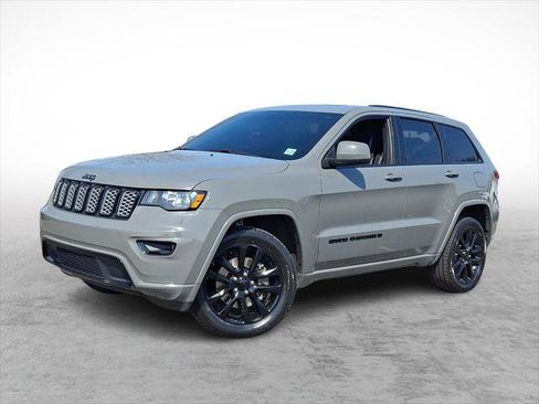 Certified 2022 Jeep Grand Cherokee Laredo X image 1