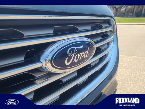 Used 2019 Ford Edge SEL w/ Equipment Group 201A AWD/4WD image 23