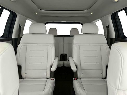 Certified 2025 Hyundai Santa Fe Calligraphy image 16