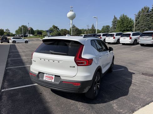 Used 2024 Volvo XC40 B5 Ultimate w/ Climate Package AWD/4WD image 4