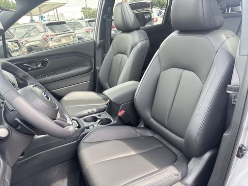 New 2025 Subaru Forester Limited w/ Popular Package image 28