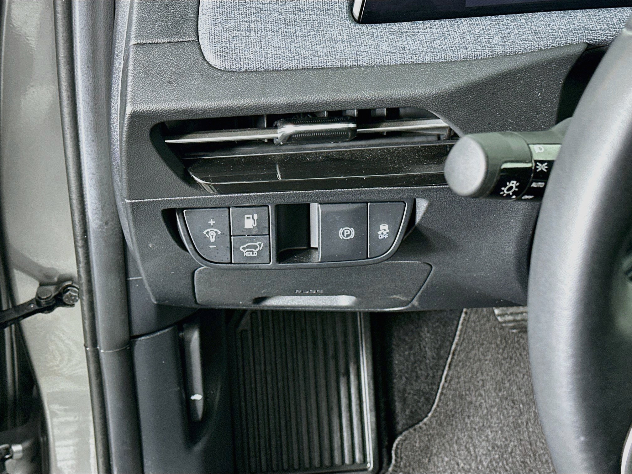 Used 2024 Kia EV6 Wind RWD image 17