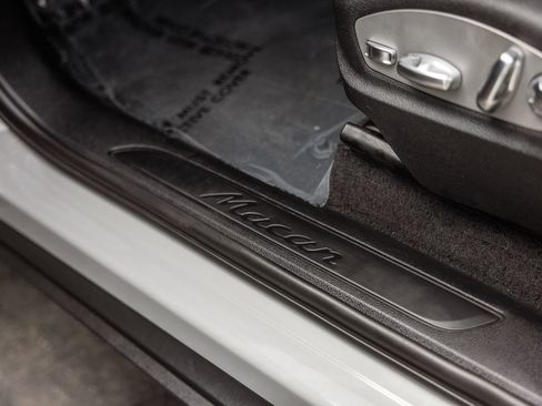 Certified 2023 Porsche Macan AWD/4WD image 20