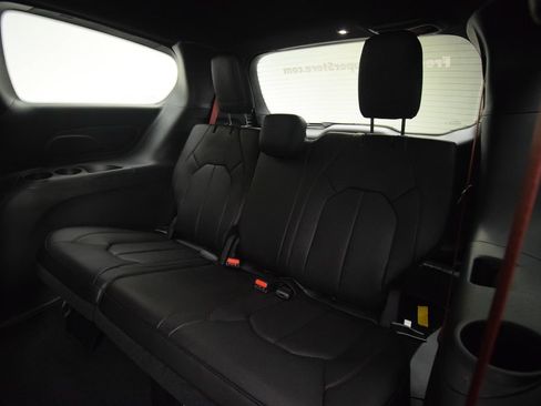 New 2027 Chrysler Pacifica Select AWD/4WD image 37