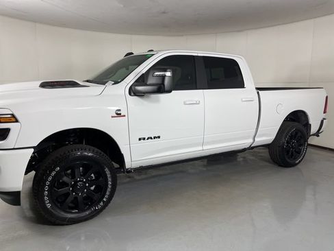New 2026 RAM 2500 Laramie AWD/4WD image 5