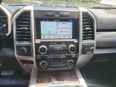 Used 2019 Ford F250 Lariat w/ Lariat Value Package AWD/4WD image 26