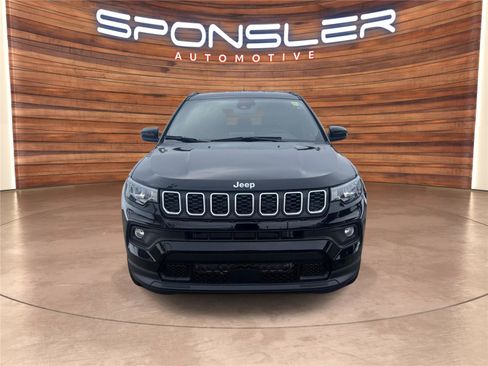 New 2026 Jeep Compass Latitude image 9