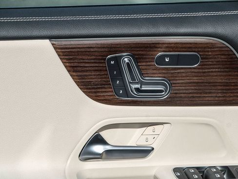 Certified 2026 Mercedes-Benz GLB 250 GLB 250 image 21