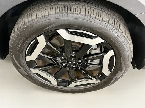 Used 2025 Kia Telluride S AWD/4WD image 11