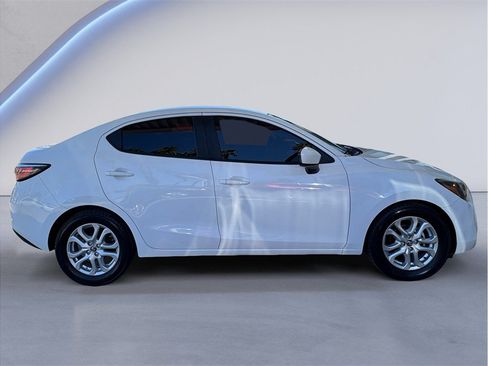 Used 2017 Toyota Yaris iA FWD image 7