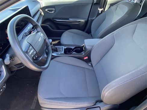 Used 2025 Kia K4 LXS image 6