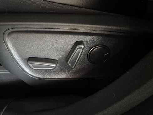 Used 2025 Ford Escape ST-Line w/ Tech Pack #1 FWD image 25