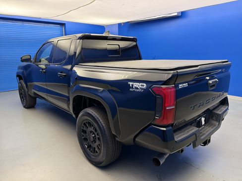 Used 2024 Toyota Tacoma TRD Sport w/ TRD Sport Upgrade Package AWD/4WD image 5